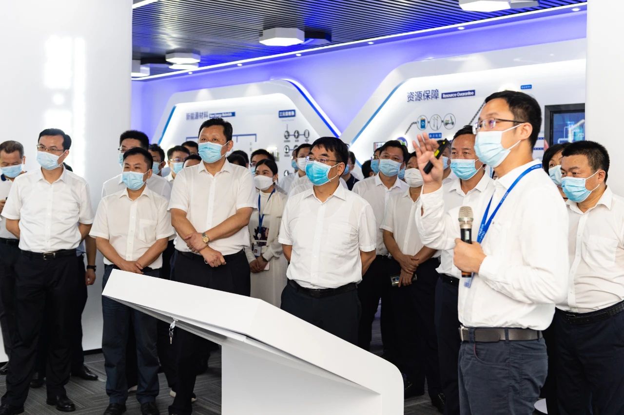 宁乡经开区党工委书记、宁乡市委书记于新凡率观摩团调研中部工业基地