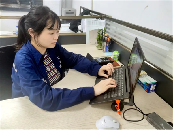 致敬斗争者丨胡譞尹： 以开拓者的名义 在年轻的战场绽放熠熠青春 