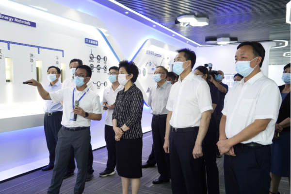 湖南省政协党组副书记乌兰调研中伟宁乡工业基地