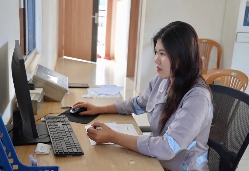 Ferni Biulu——从印尼地磅房走向全球化舞台的中伟“歌王”