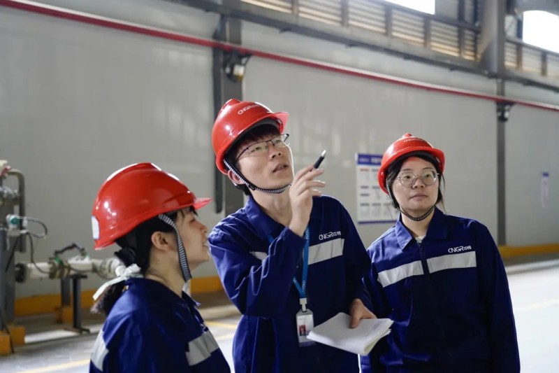 聚众力·向光行｜三年逆袭成行业标杆，，，，，看中伟磷系破局背后的“立异力”