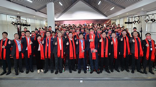 拥抱转变 共享未来丨中伟集团2021年云表扬盛典举行