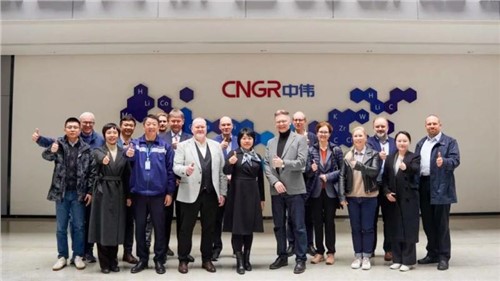 芬兰教育考察团一行旅行中伟宁乡工业基地