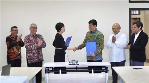 国际科研相助 | 中伟股份与印尼顶尖学府加查马达大学（UGM）签署相助备忘录！